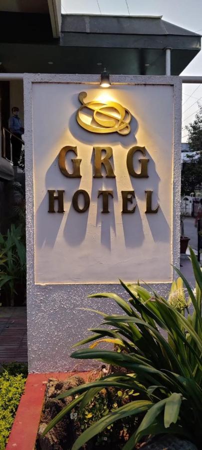 Hotel Grg Vadodara Esterno foto