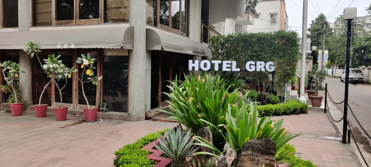 Hotel Grg Vadodara Esterno foto