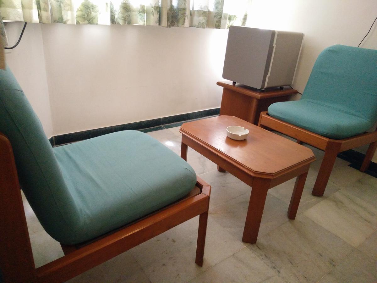 Hotel Grg Vadodara Esterno foto